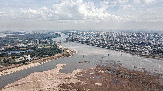 La bajante histórica del Río Paraná provocará la pérdida de más de 300 M de dólares al complejo Agroindustrial. Hay buques que terminan la carga en los puertos del sur