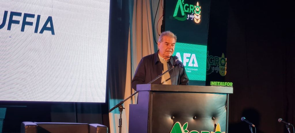 Duro NO.»Durísimo discurso de Sergio  Busso en la apertura del Primer Congreso Agroindustrial»