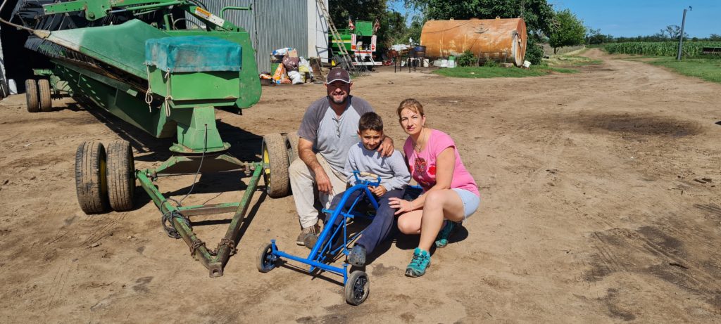 Una bella historia de campo: Thiago Príncipe es hijo de contratistas Rurales y aprovechó sus vacaciones para construir su propio Karting