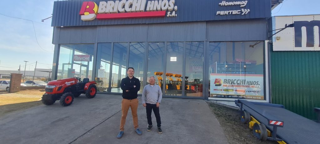 Bricchi Hnos ofrece el canje de granos para adquirir las maquinarias Apache, FERTEC y Michigan