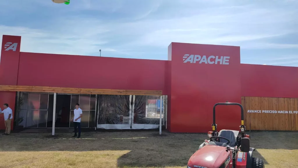 Apache presentó sus nuevas líneas de sembradoras en Río Cuarto